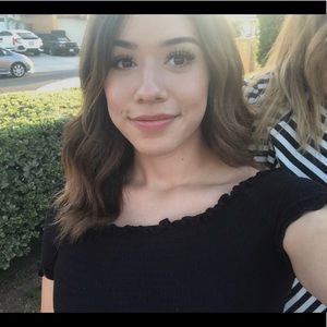 Meet your Posher, Julia